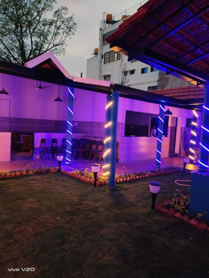 M G Residency Hotel Chikmagalur Bagian luar foto