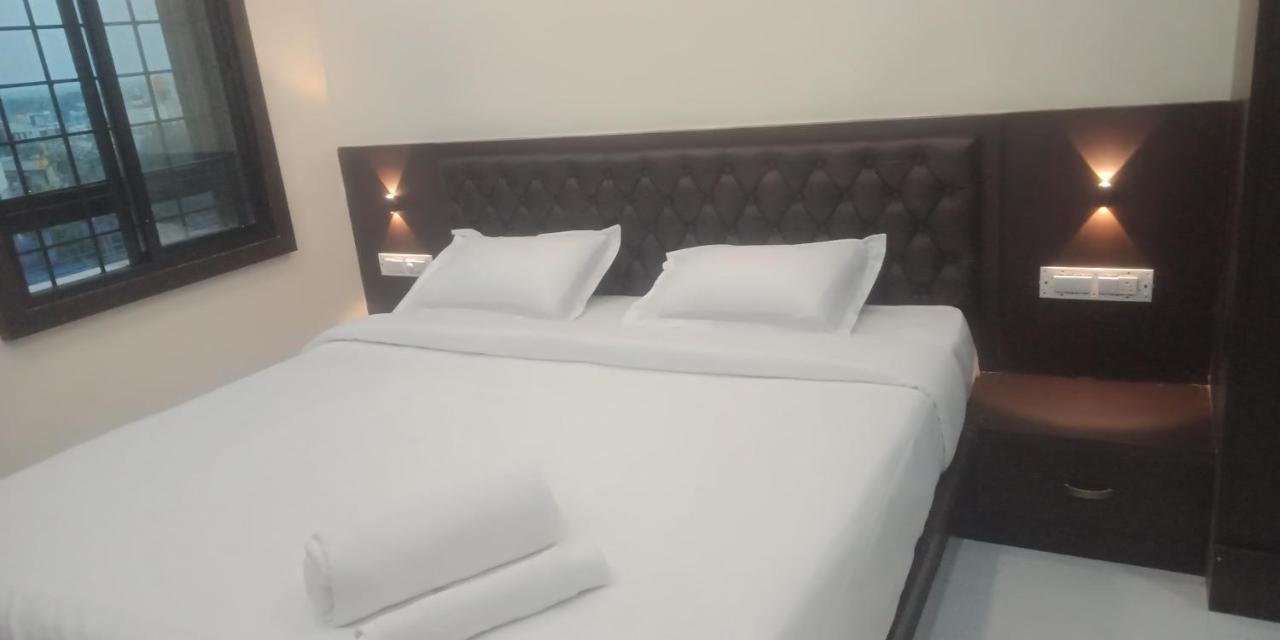 M G Residency Hotel Chikmagalur Bagian luar foto