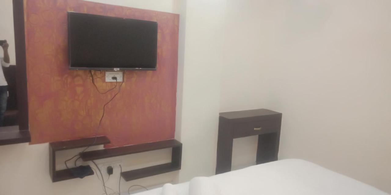 M G Residency Hotel Chikmagalur Bagian luar foto