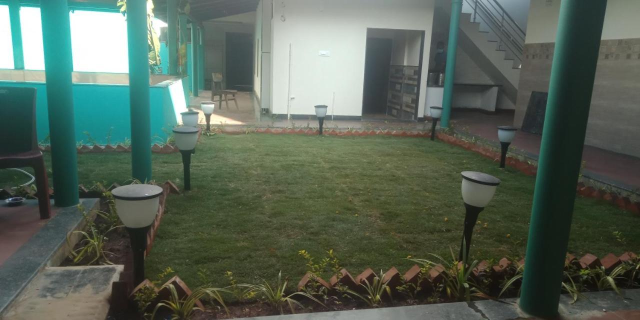 M G Residency Hotel Chikmagalur Bagian luar foto
