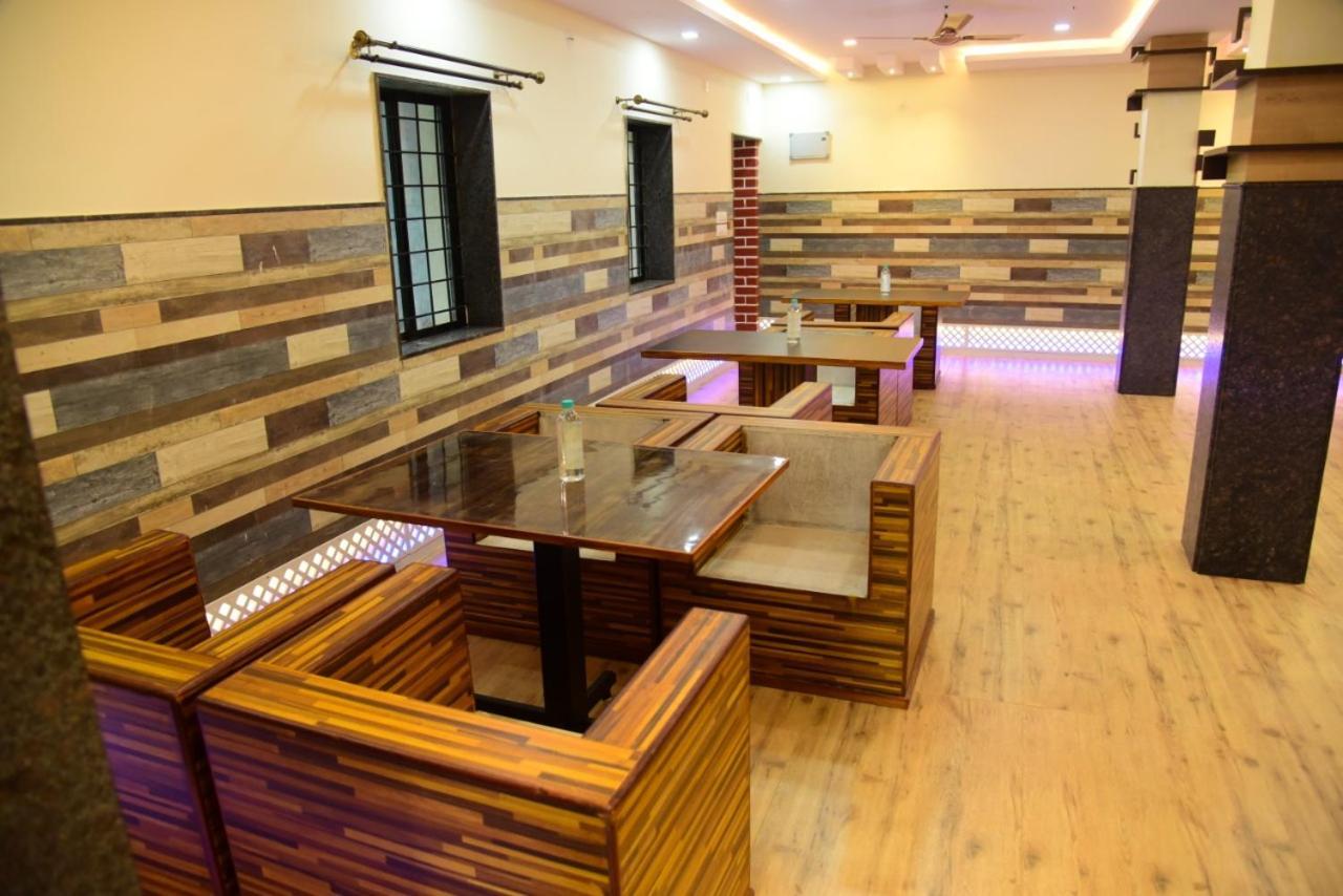 M G Residency Hotel Chikmagalur Bagian luar foto