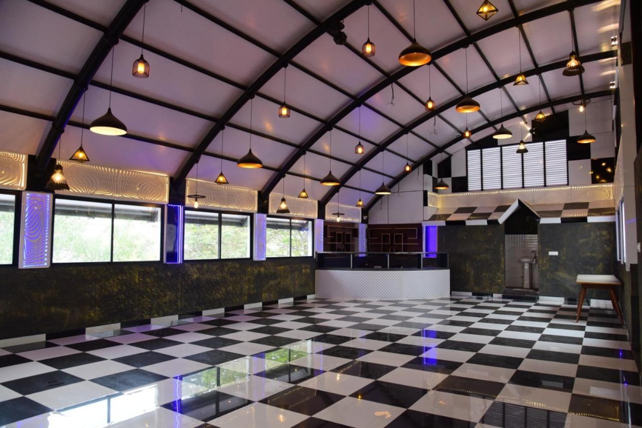 M G Residency Hotel Chikmagalur Bagian luar foto