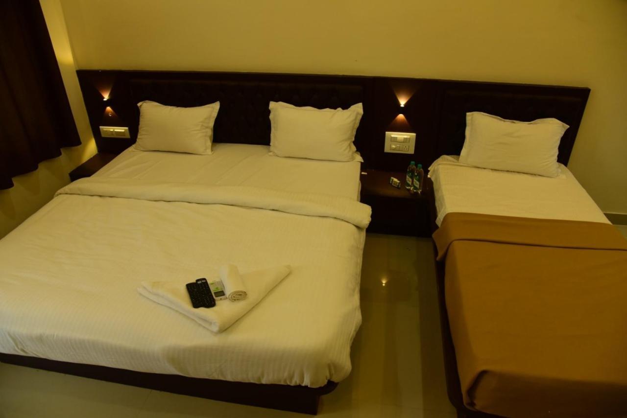 M G Residency Hotel Chikmagalur Bagian luar foto