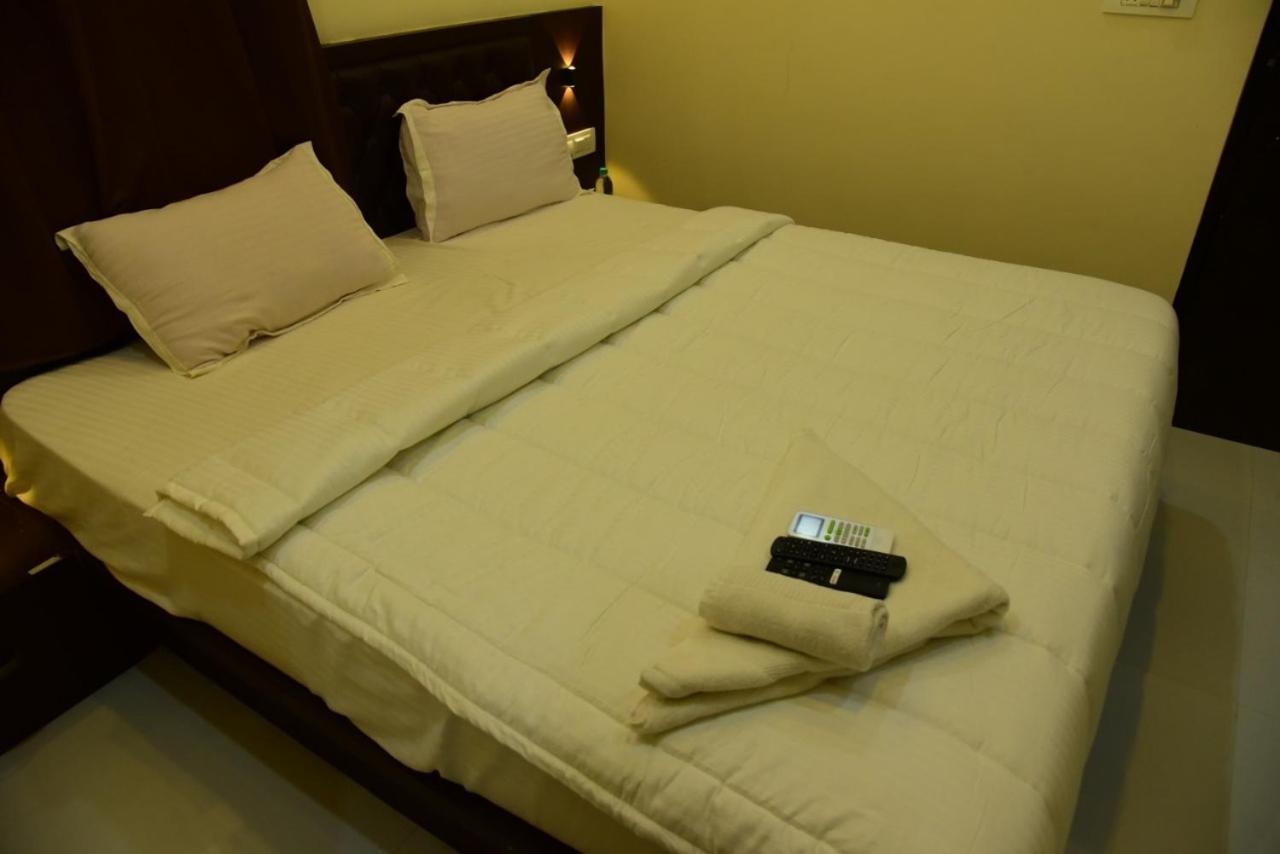 M G Residency Hotel Chikmagalur Bagian luar foto