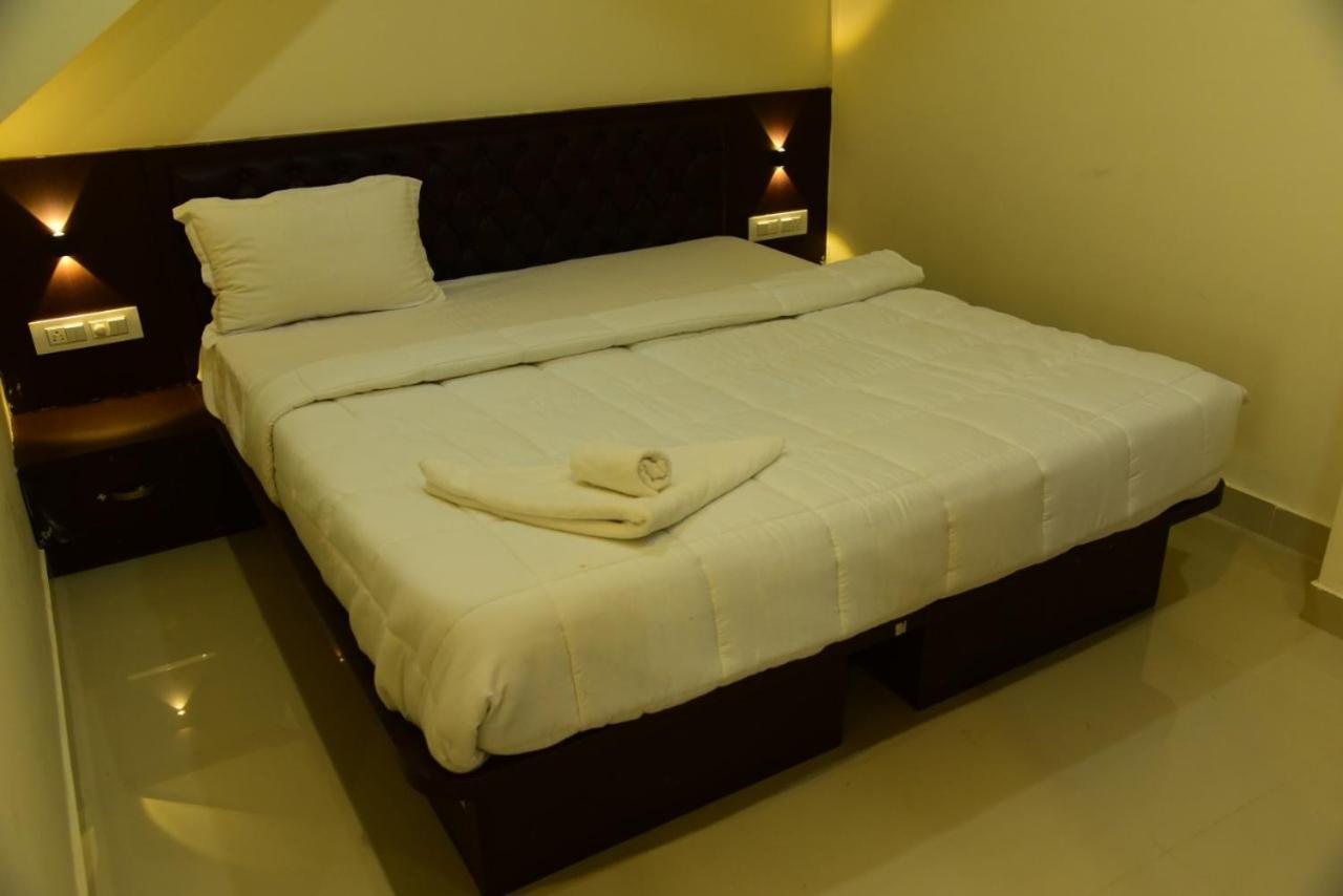 M G Residency Hotel Chikmagalur Bagian luar foto