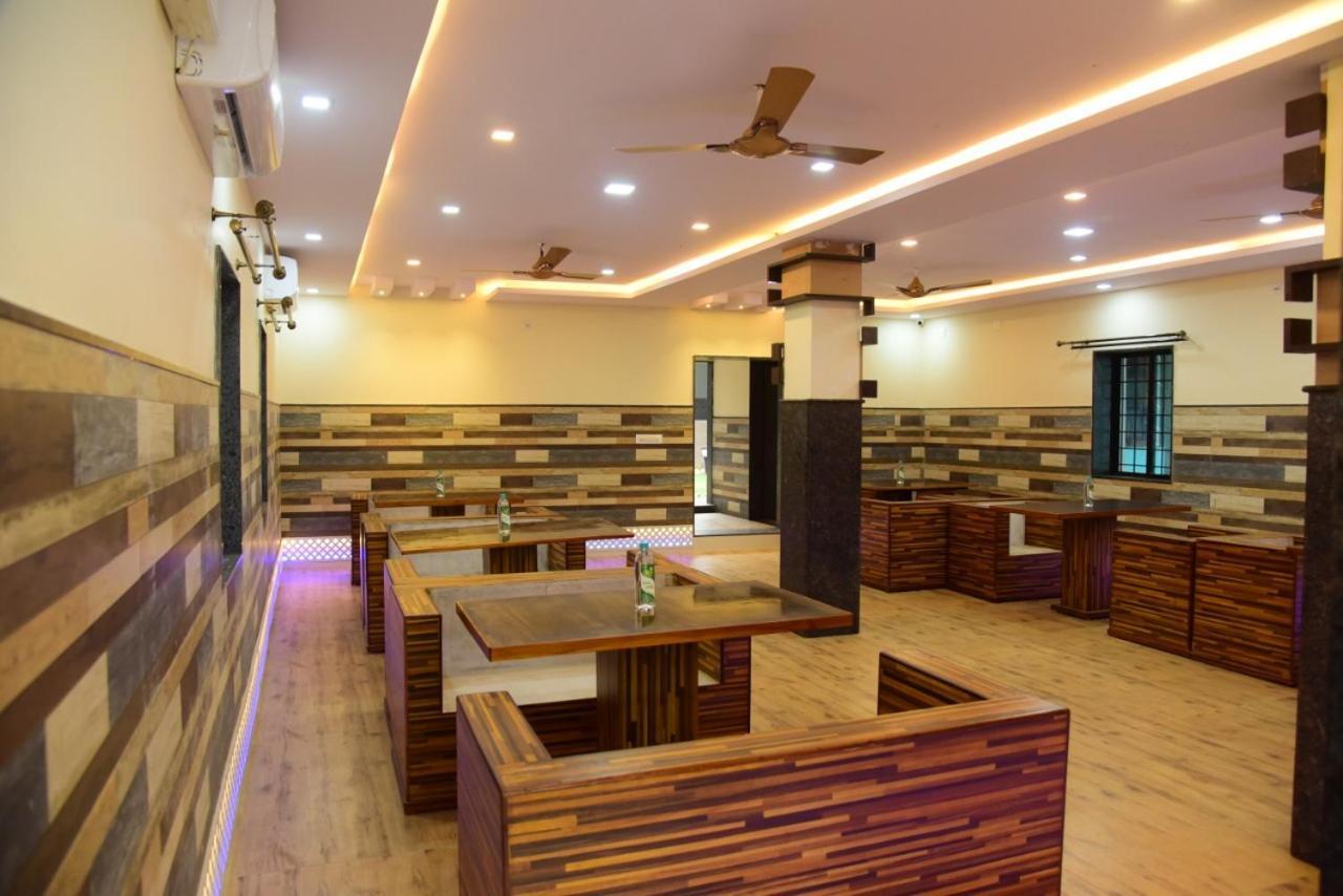 M G Residency Hotel Chikmagalur Bagian luar foto